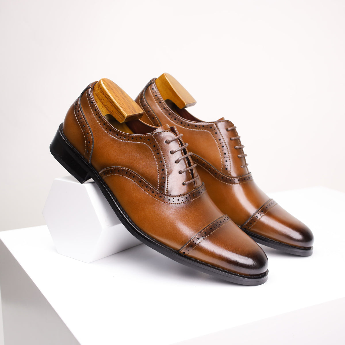 New Brogue Carved Men's Leather Shoes Men's Genuine Leather Business Shoes