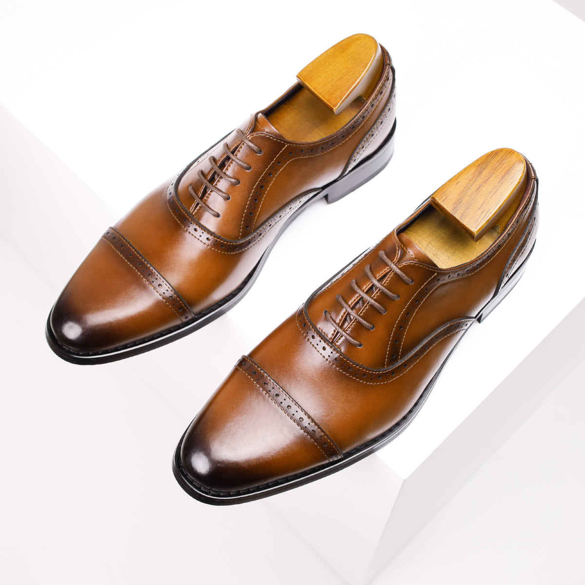 New Brogue Carved Men's Leather Shoes Men's Genuine Leather Business Shoes