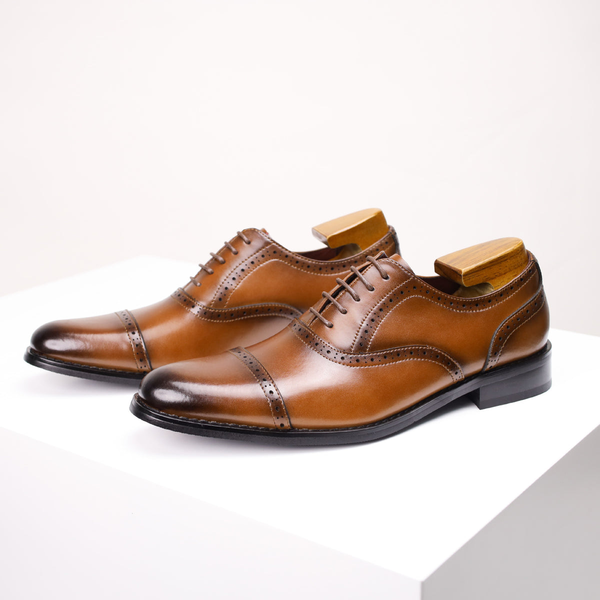 New Brogue Carved Men's Leather Shoes Men's Genuine Leather Business Shoes