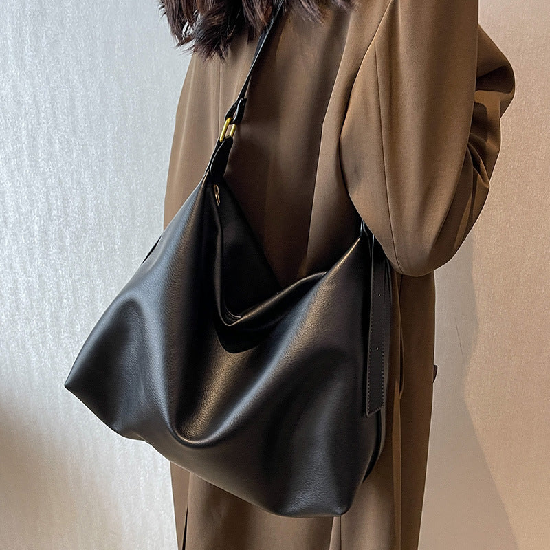 Black Bag Women's Autumn and Winter Fashion New Fashionable Large Capacity